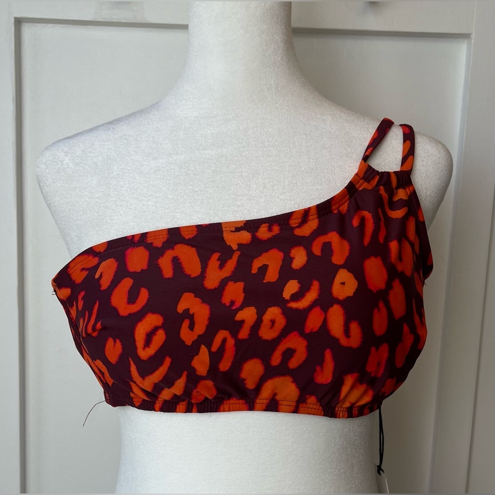 Shade & Shore Bikini Top Size Medium Adjustable Red Swim suit Beach Vacation NEW